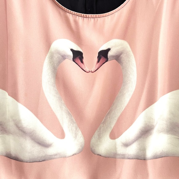 H&M Short Sleeve Blouse with Button Up Back Detail - Picture 3 of 4